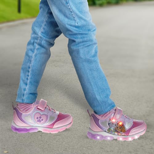 Zapatillas de deporte para niñas de Nickelodeon Paw Patrol: zapatillas deportivas ligeras y transpirables con luces LED para niños pequeños, Skye y Everest, sin cordones, para correr (para niños pequeños)