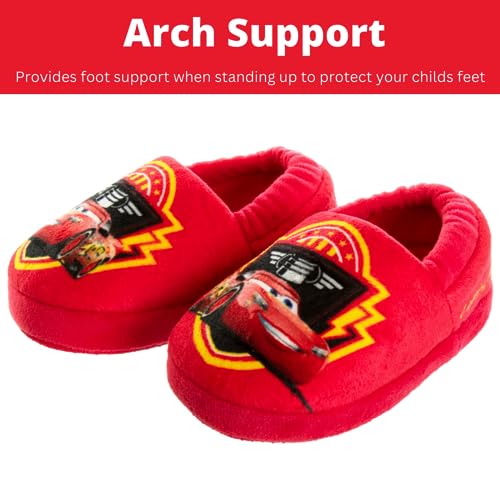 Pantuflas de Disney Cars: pantuflas de Rayo McQueen (para niños pequeños)