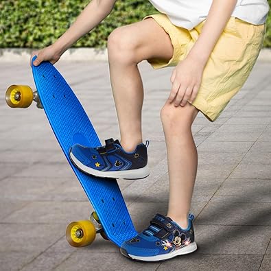 Zapatos de Mickey Mouse para niños: zapatillas sin cordones, con luces y sin cordones (para niños pequeños)