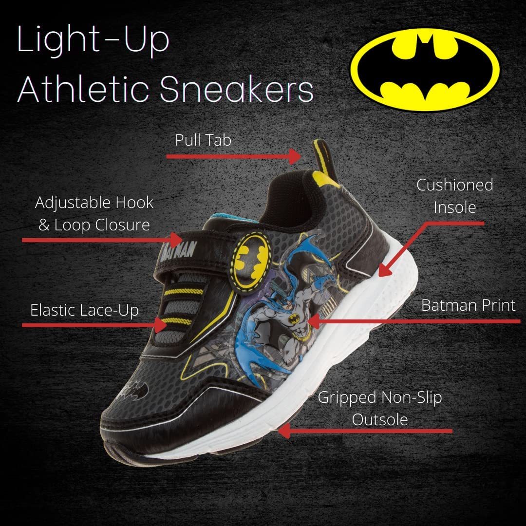 Josmo Boys Batman and The Flash Shoes - Zapatillas para niños pequeños con personajes de superhéroes, cómics, sin cordones, ligeras, transpirables, para correr, tenis con luz (talla para niños pequeños)