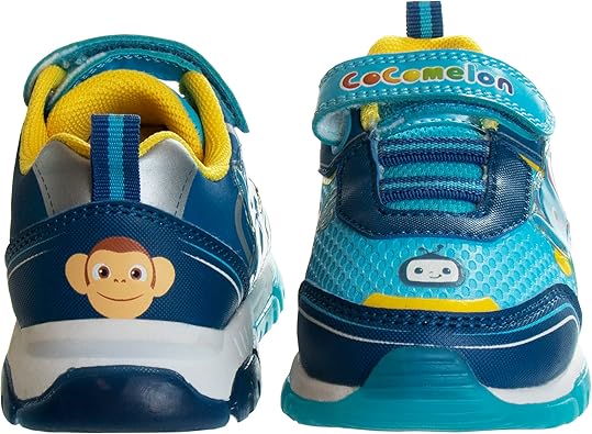 Josmo Boys Cocomelon Shoes - Zapatillas deportivas de tenis para niños unisex Cocomelon JJ sin cordones y con luces para niños pequeños (azul/amarillo/azul marino) 